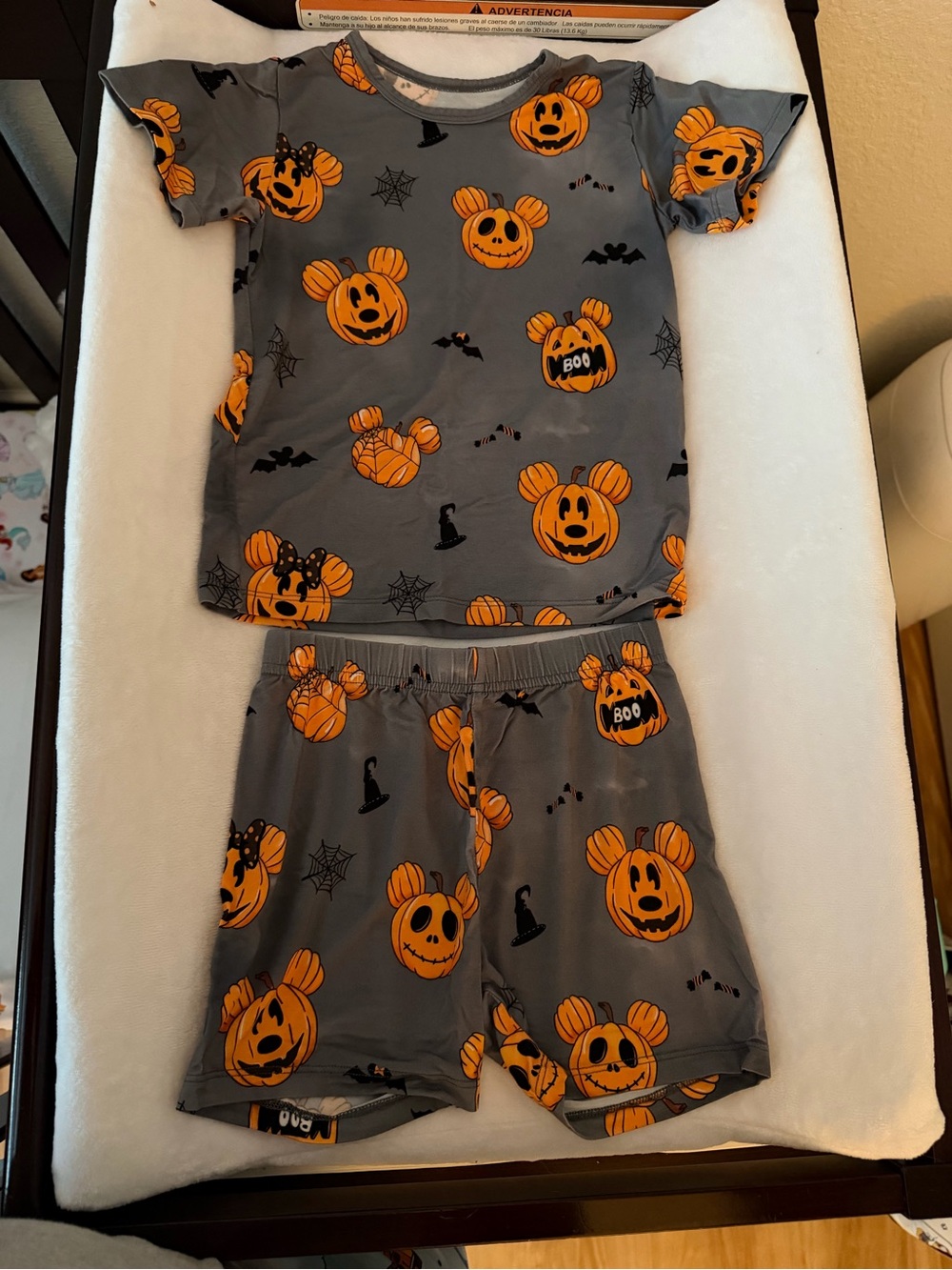 Lama Littles Disney’s Mickey Pumpkin Short Sleeve Shorts Lounge Set 2T VGUC